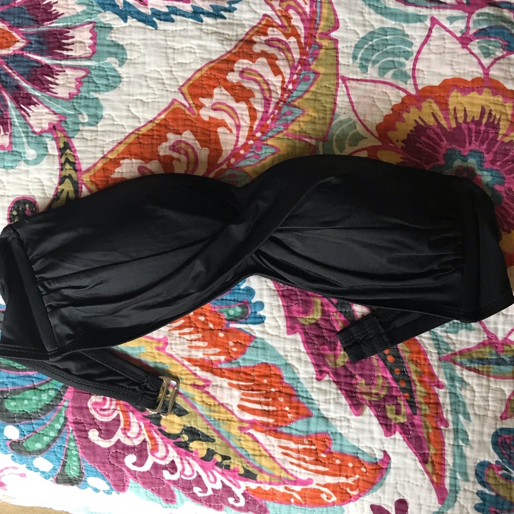 Black bandeau bikini top